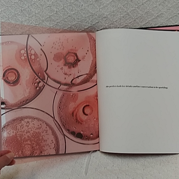 Kate Spade New York SHE Coffee Table Inspirational - Picture 7 of 8